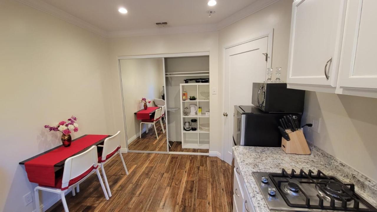Adorable Modern Guesthouse With Full Kitchen Los Angeles Bagian luar foto